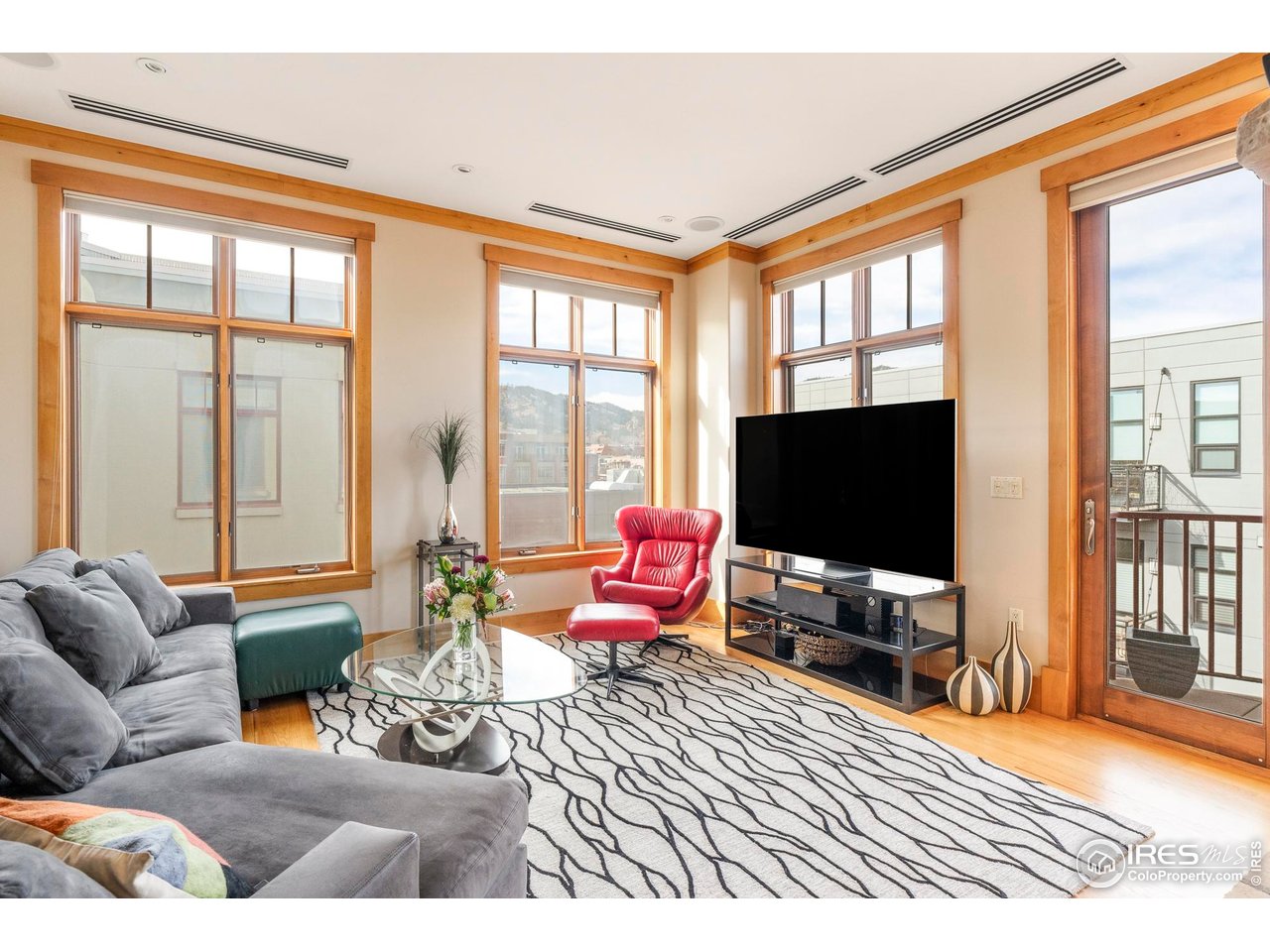 1301 Canyon Blvd 407