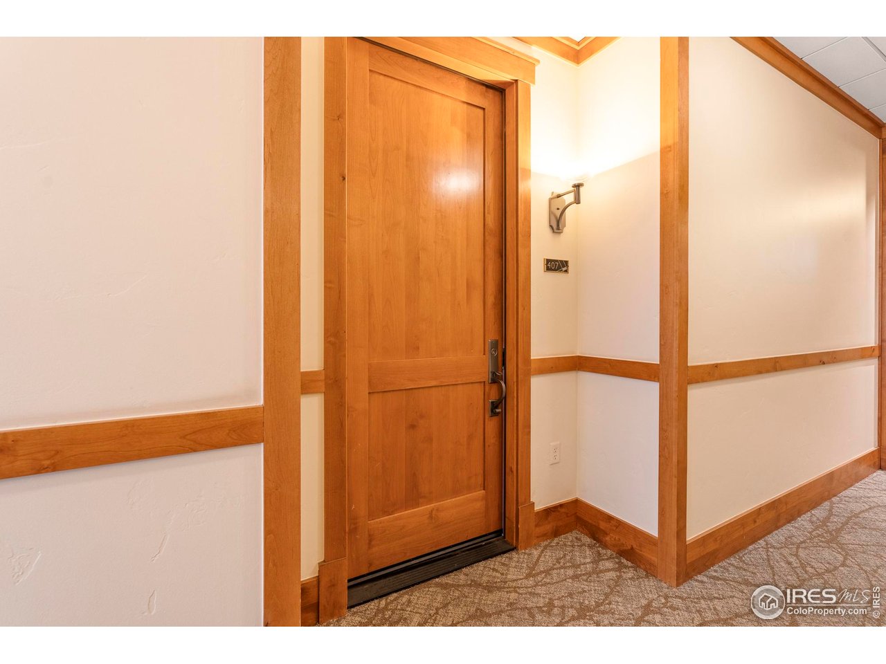 1301 Canyon Blvd 407