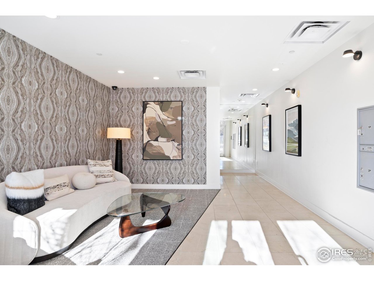 1155 Canyon Blvd 202