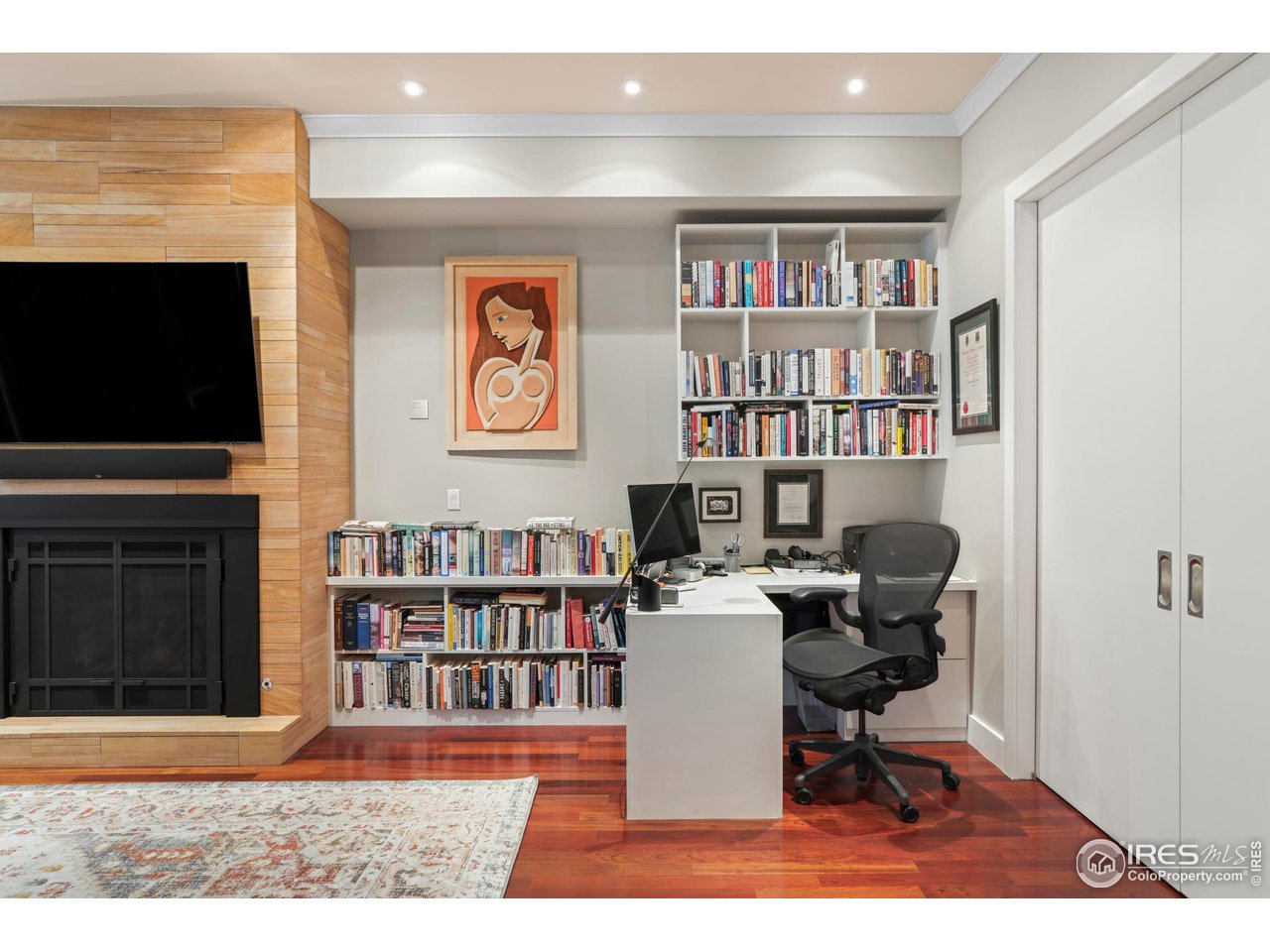 1155 Canyon Blvd 202