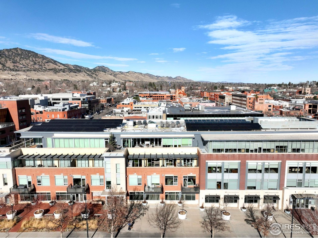 1155 Canyon Blvd 202