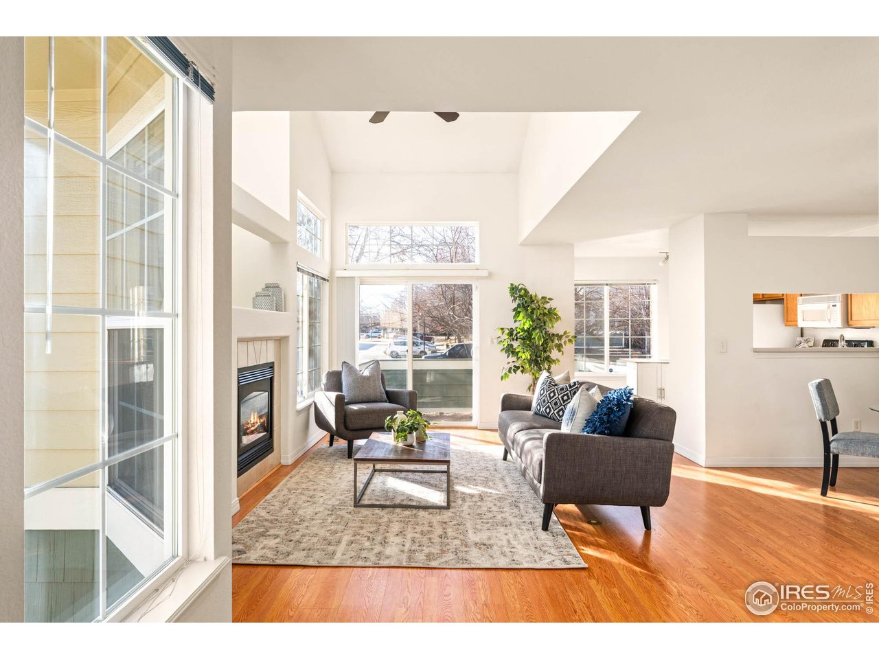 930 Button Rock Dr 76