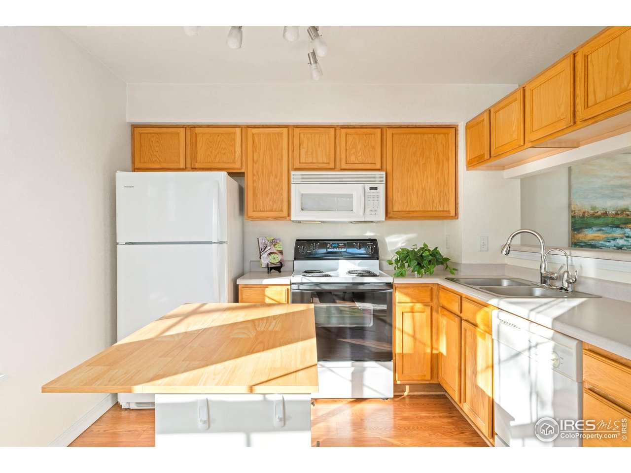 930 Button Rock Dr 76