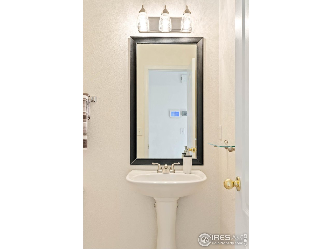 930 Button Rock Dr 76