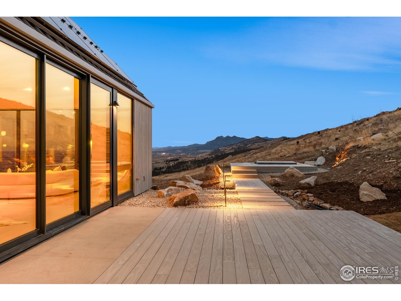 9631 Mountain Ridge Pl