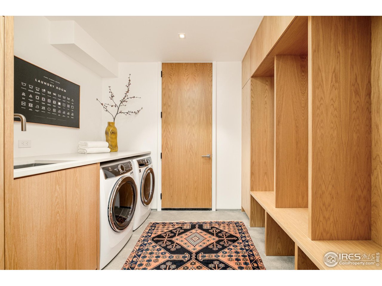 9631 Mountain Ridge Pl