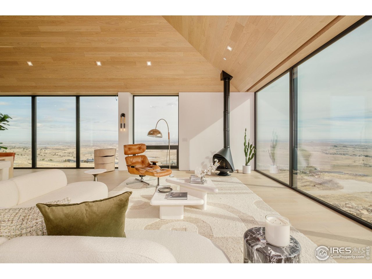 9631 Mountain Ridge Pl