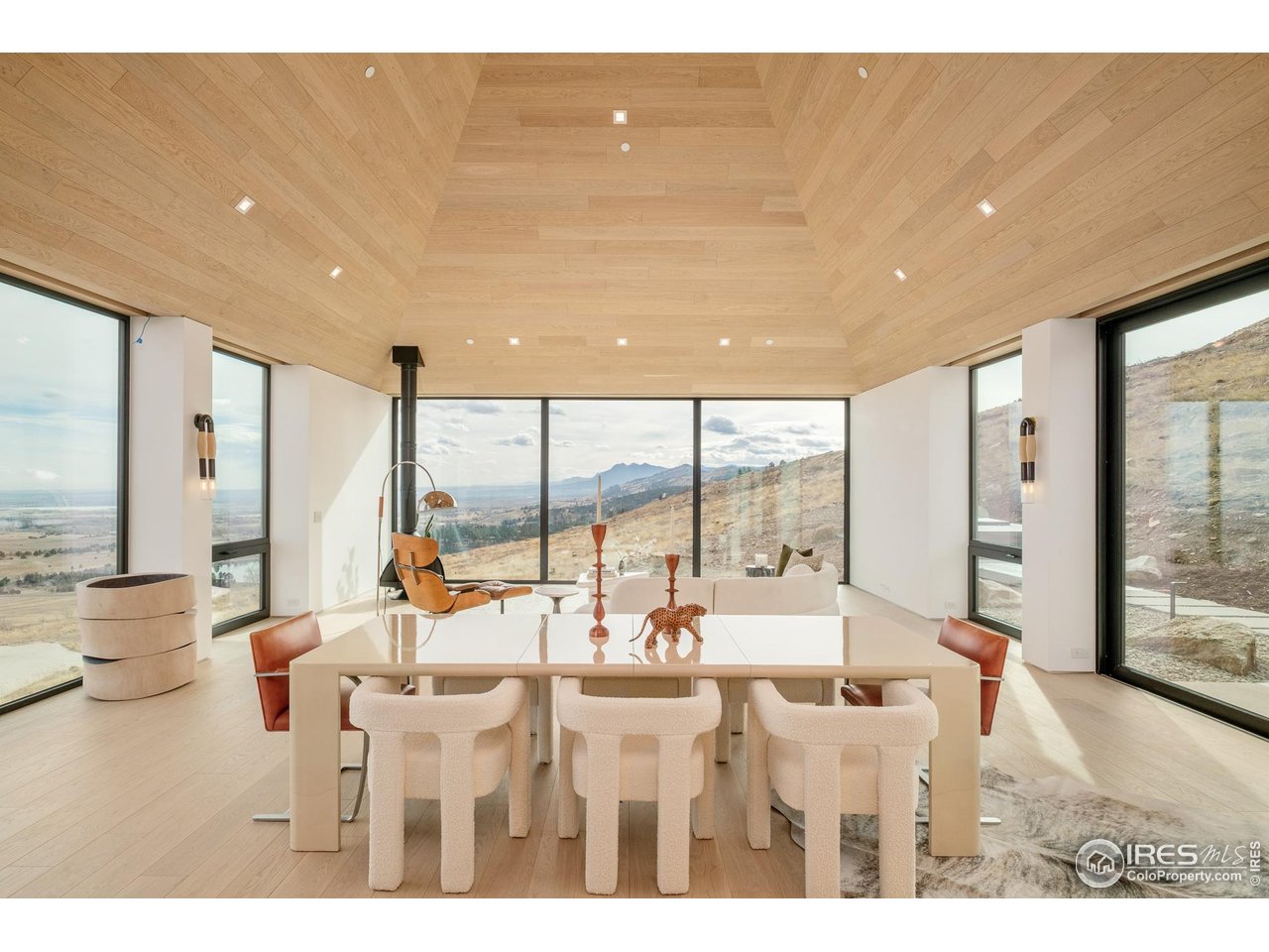 9631 Mountain Ridge Pl