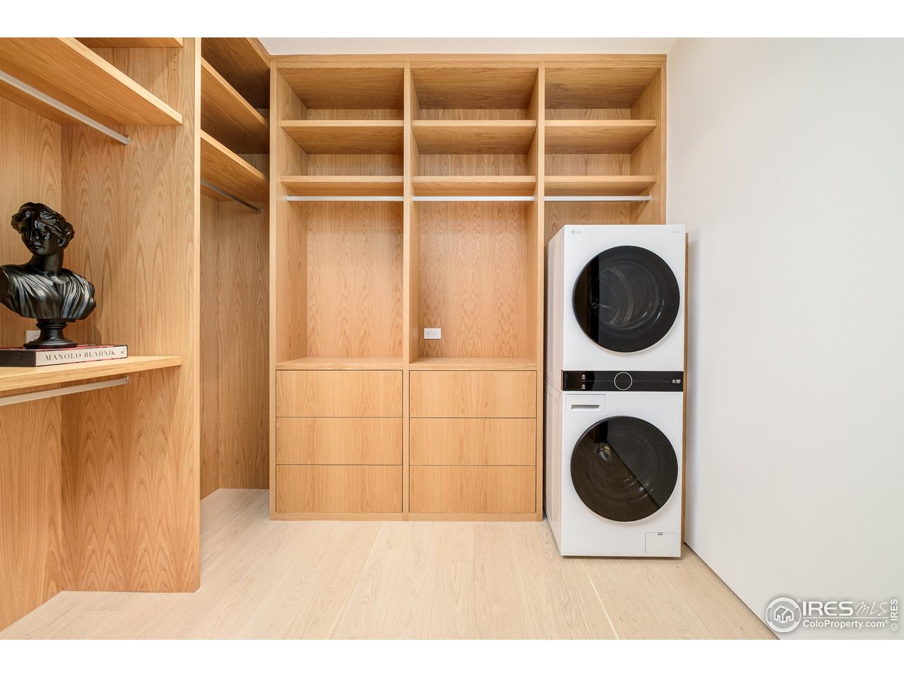 9631 Mountain Ridge Pl