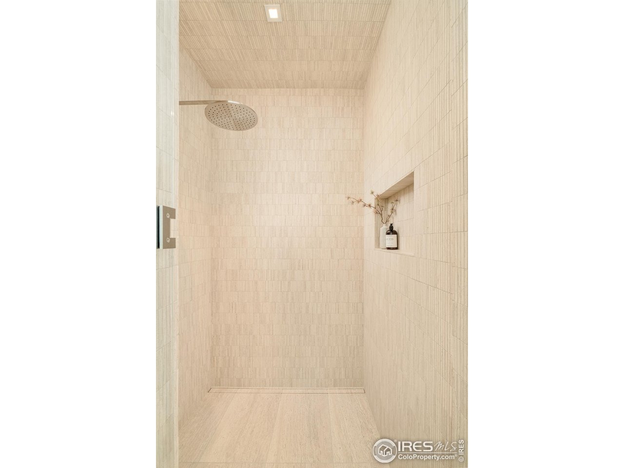 9631 Mountain Ridge Pl