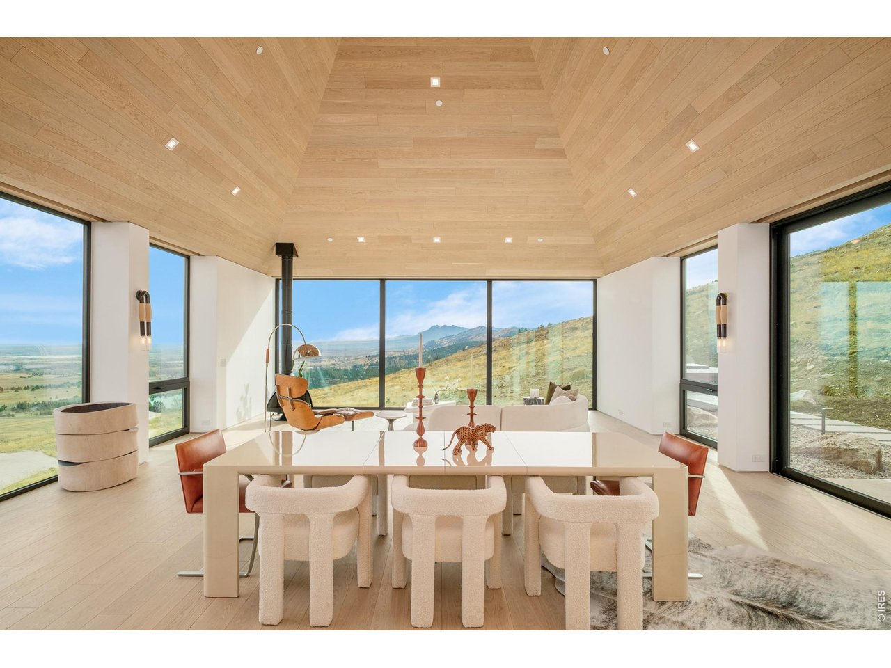 9631 Mountain Ridge Pl