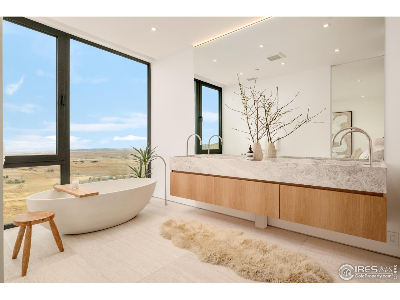 9631 Mountain Ridge Pl