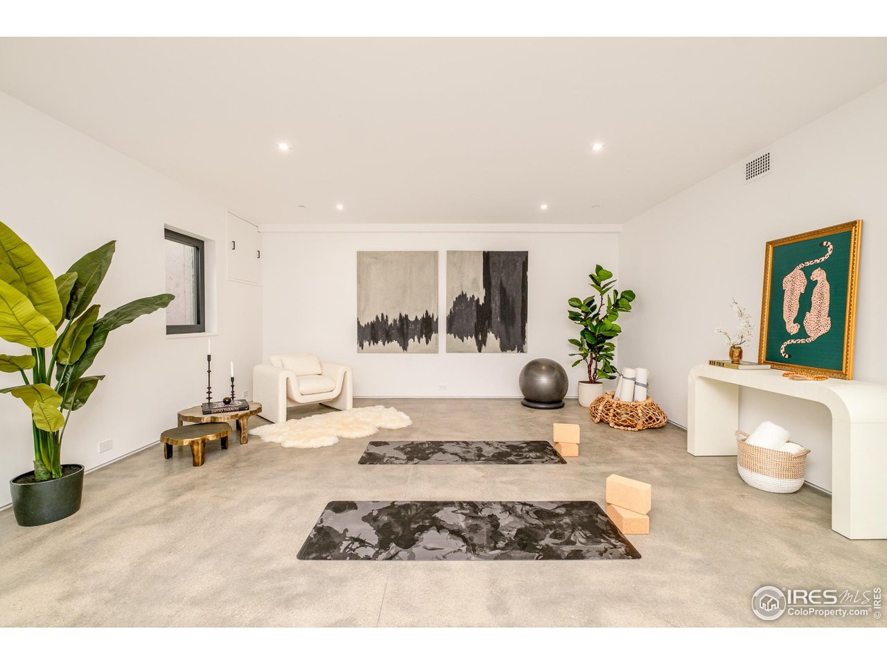 9631 Mountain Ridge Pl