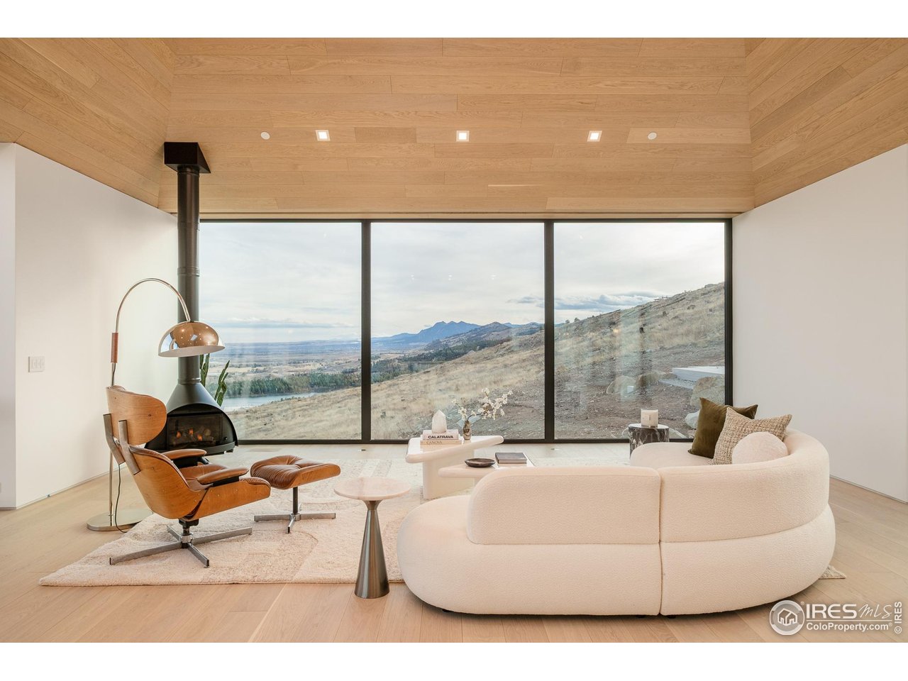 9631 Mountain Ridge Pl