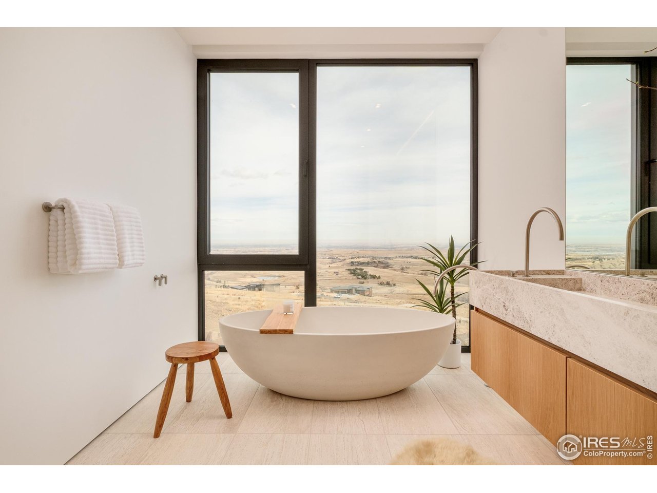 9631 Mountain Ridge Pl