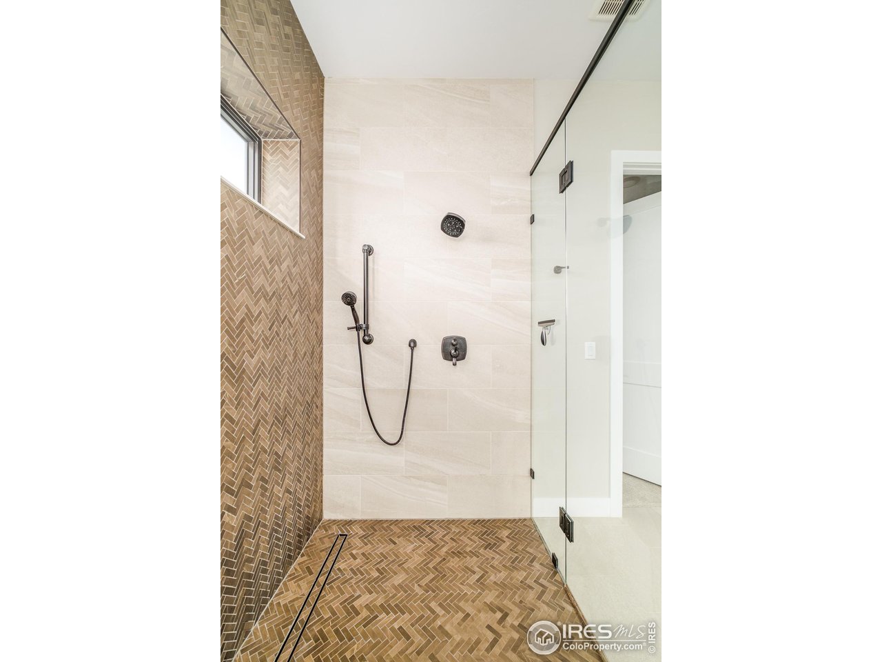 523 Nesting Eagles Way