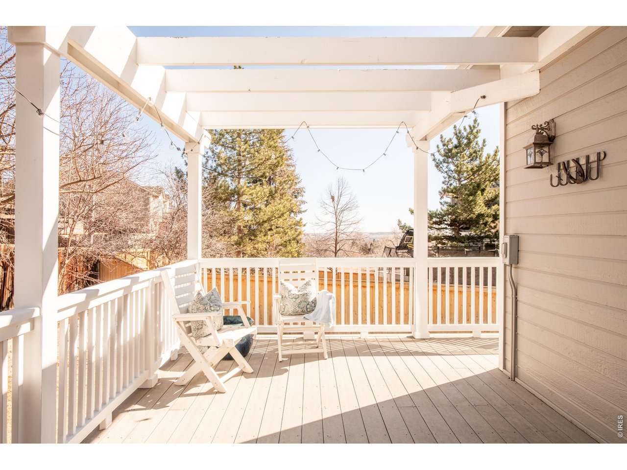 665 Tamarisk Ct