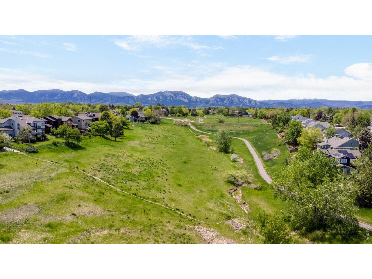 665 Tamarisk Ct