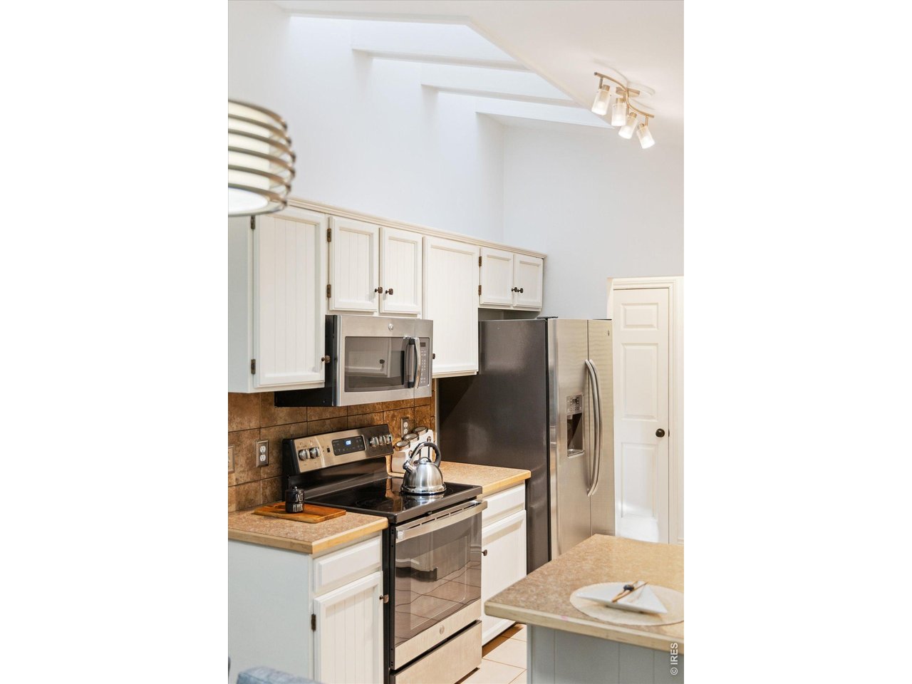 3823 Paseo Del Prado