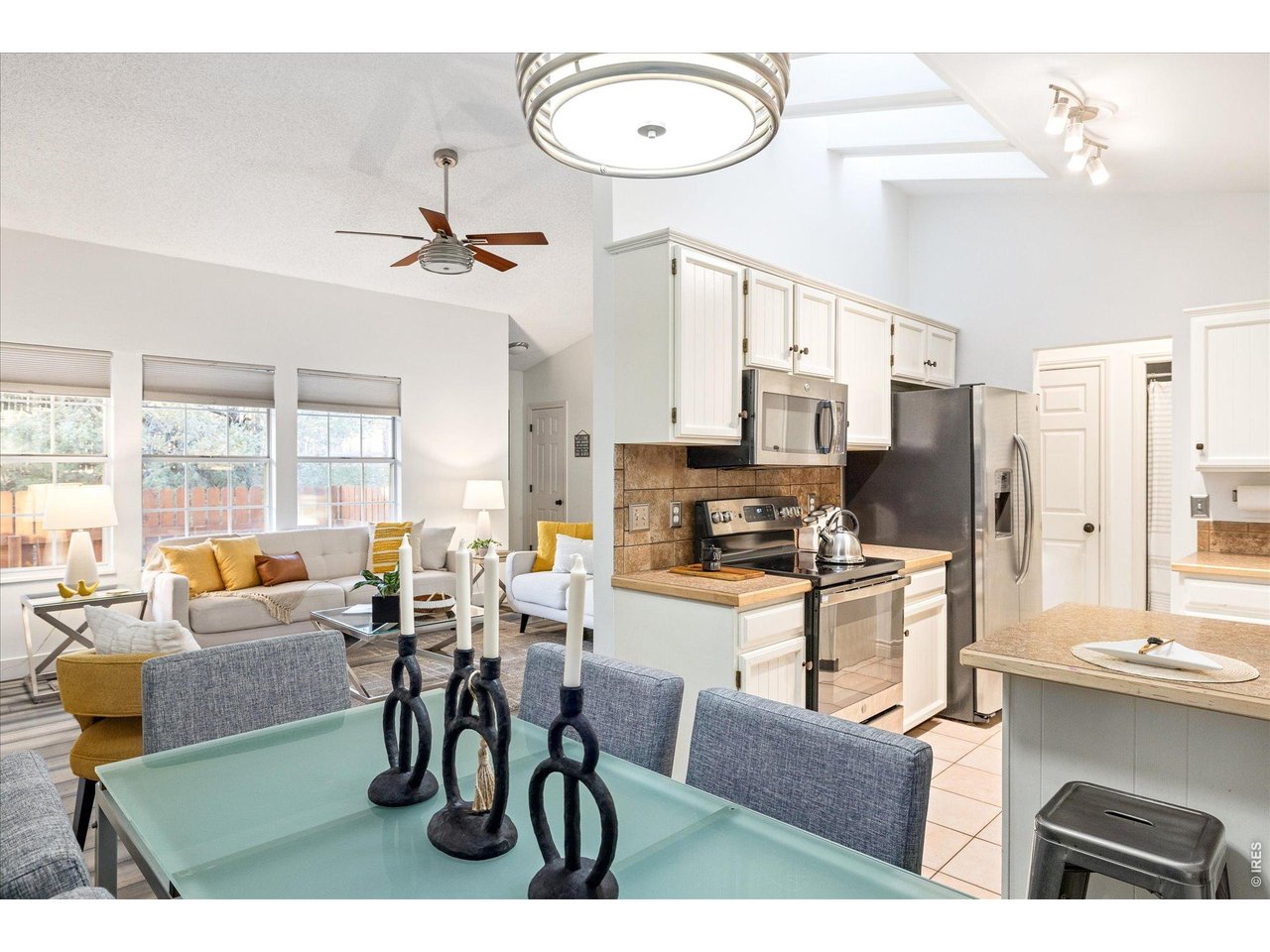 3823 Paseo Del Prado