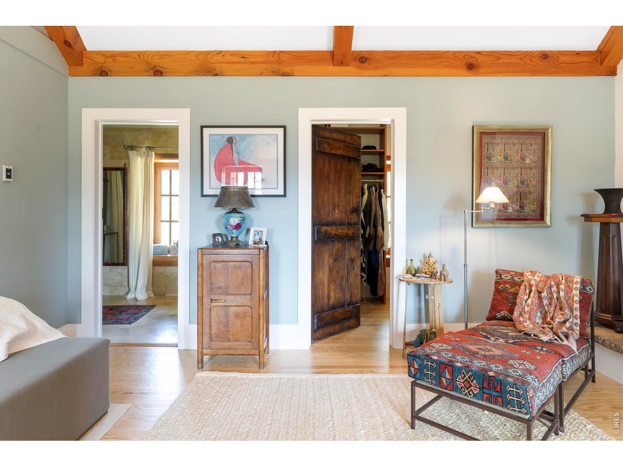 1050 Pine Gold Hill St