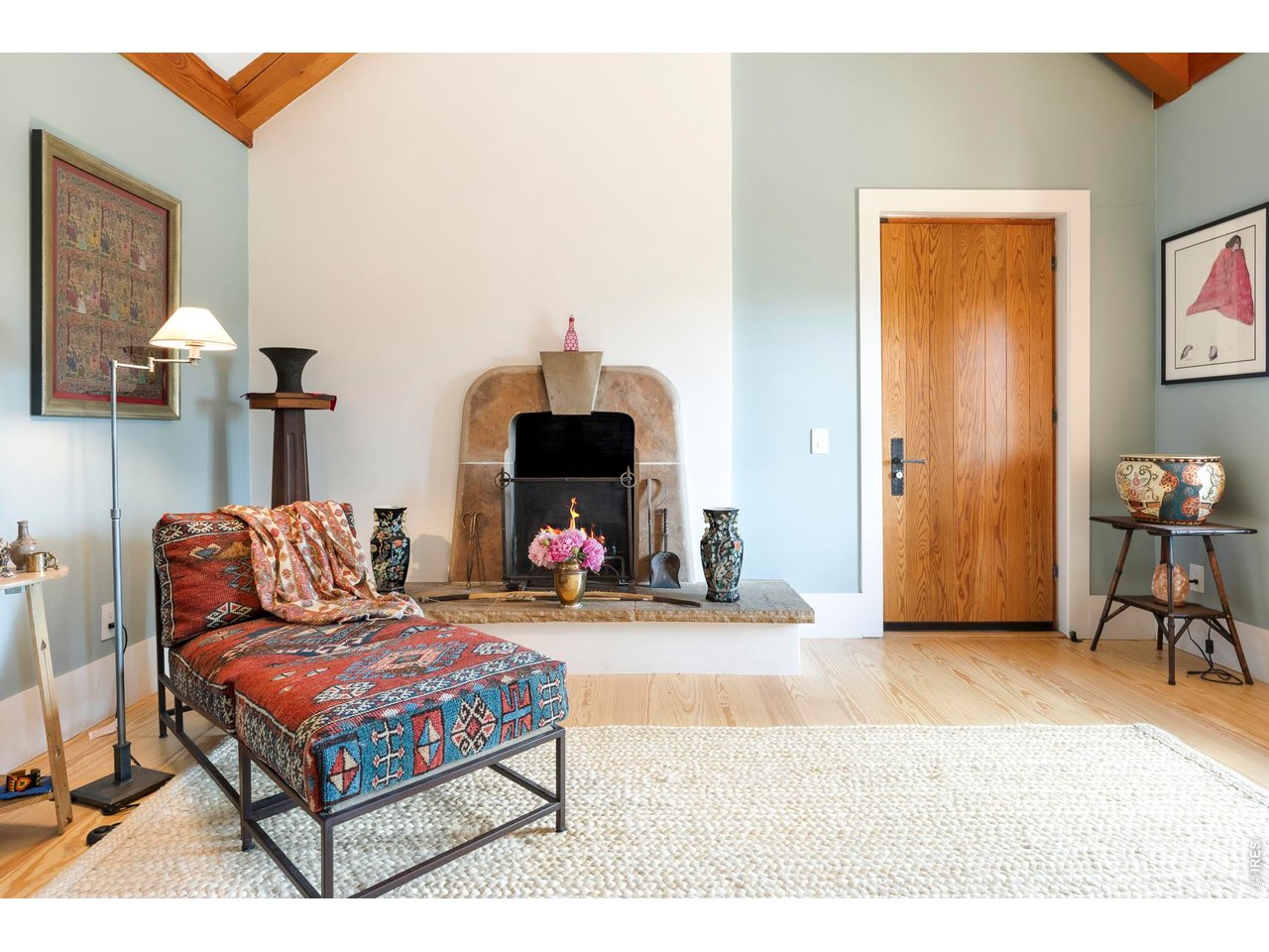 1050 Pine Gold Hill St