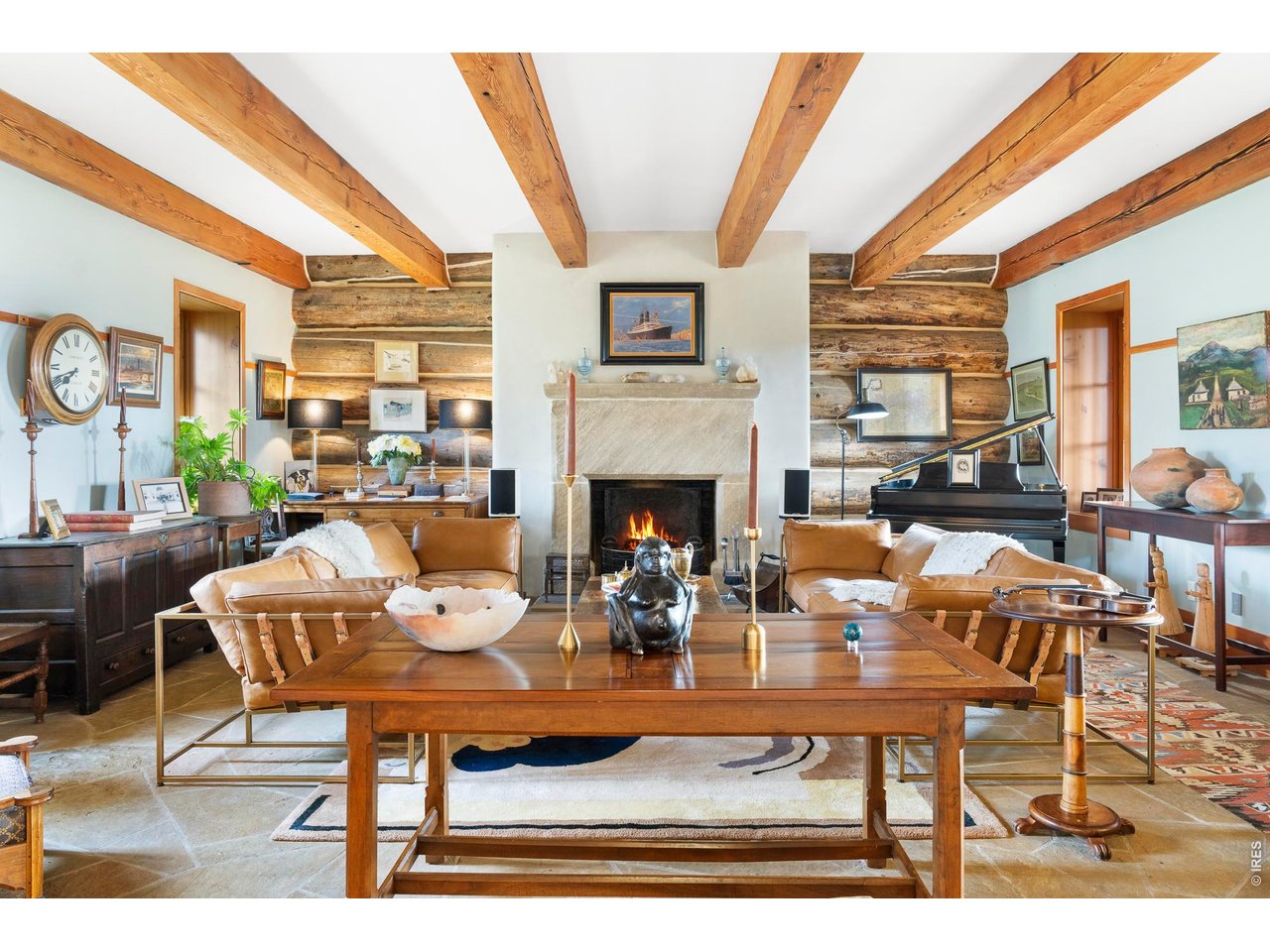 1050 Pine Gold Hill St