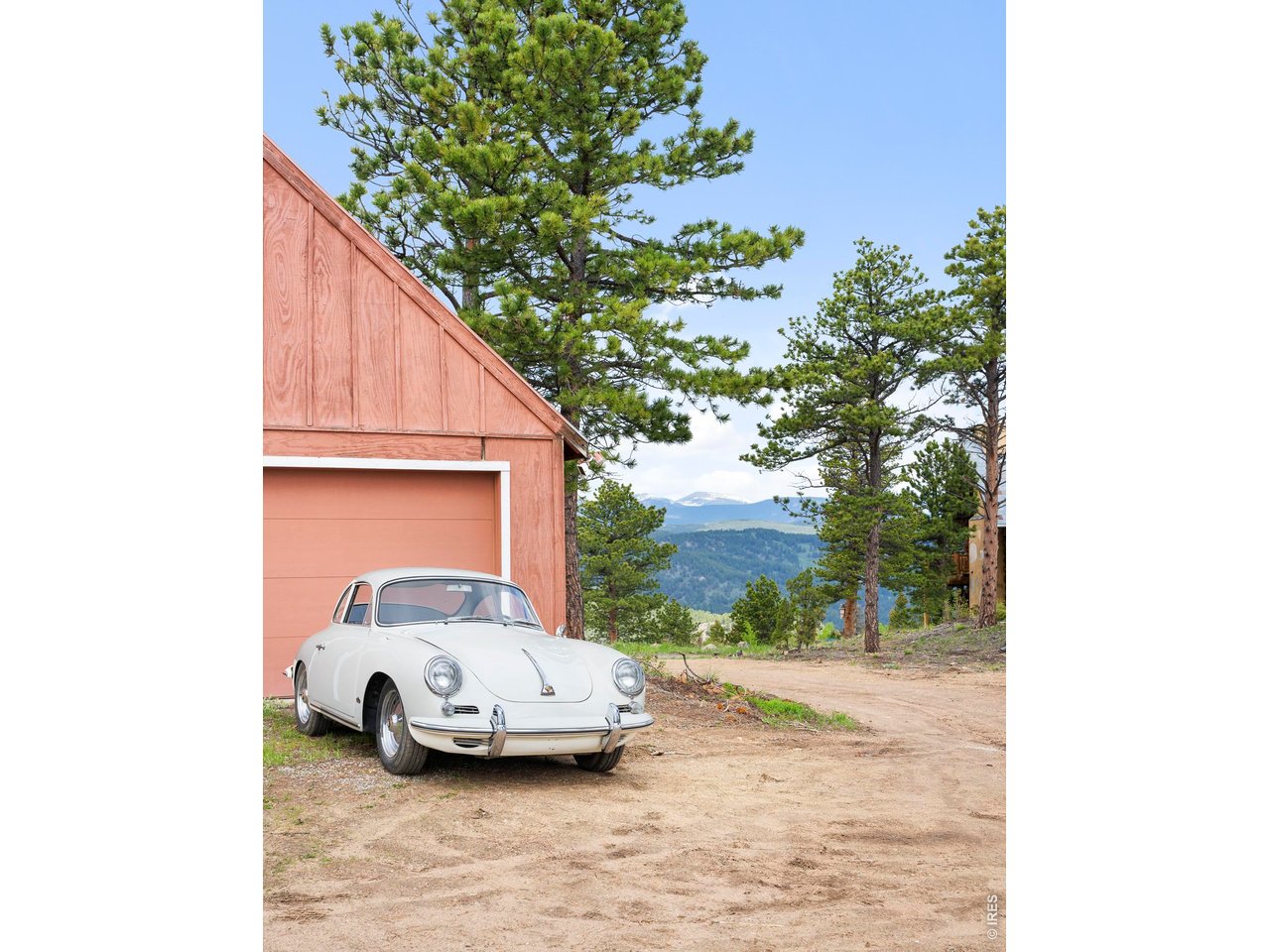 1050 Pine Gold Hill St