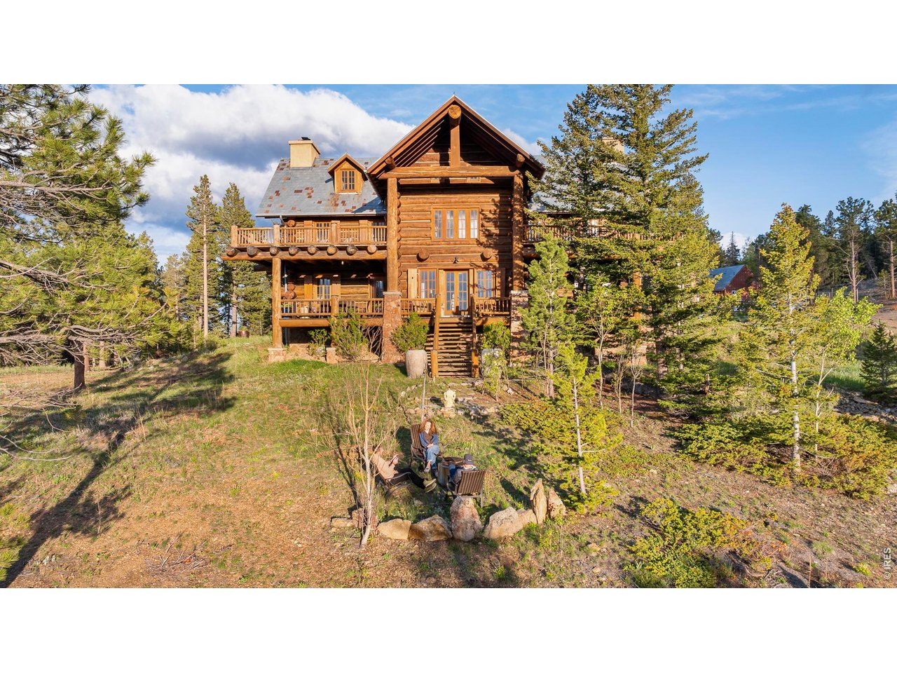 1050 Pine Gold Hill St