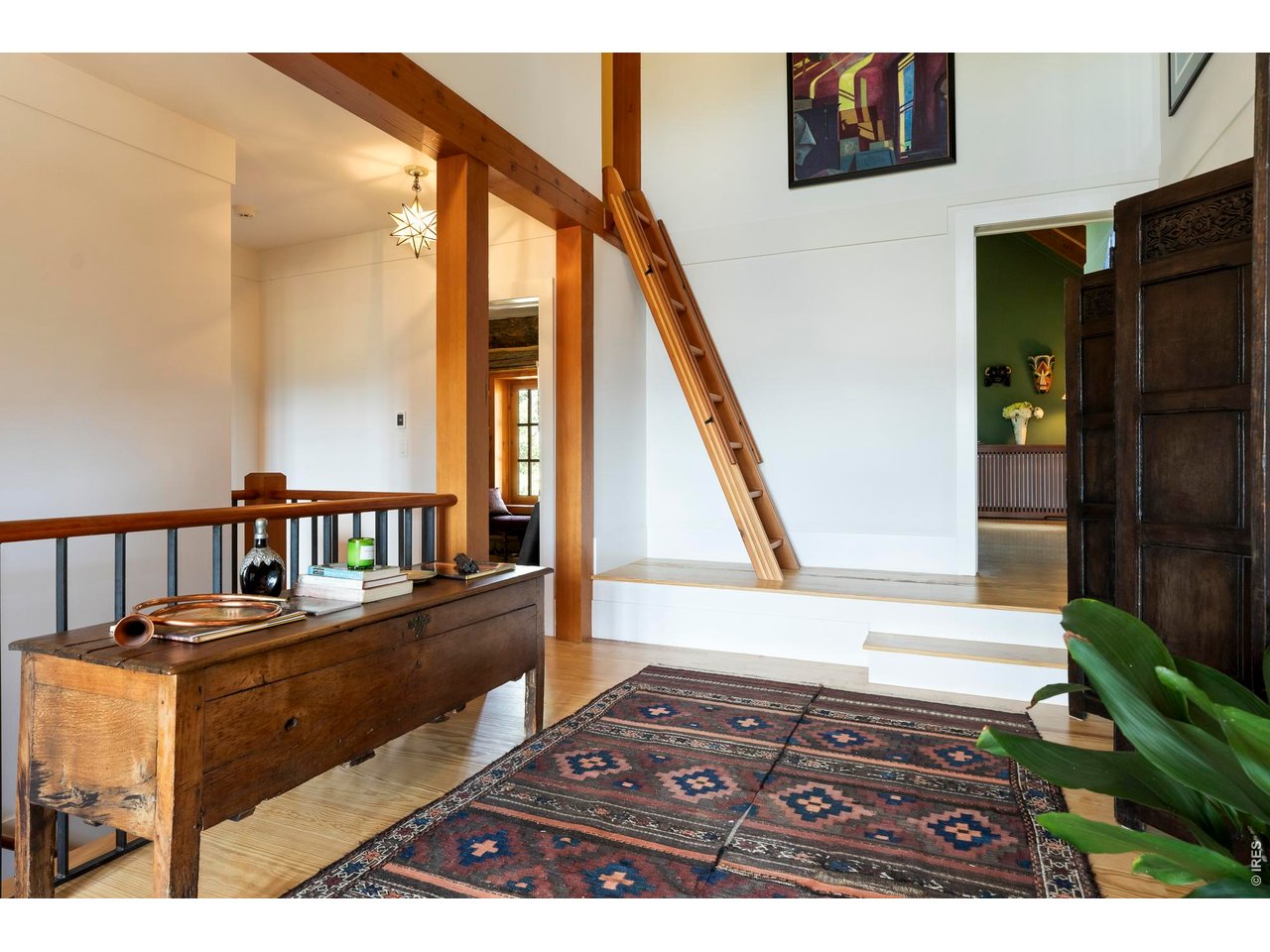 1050 Pine Gold Hill St