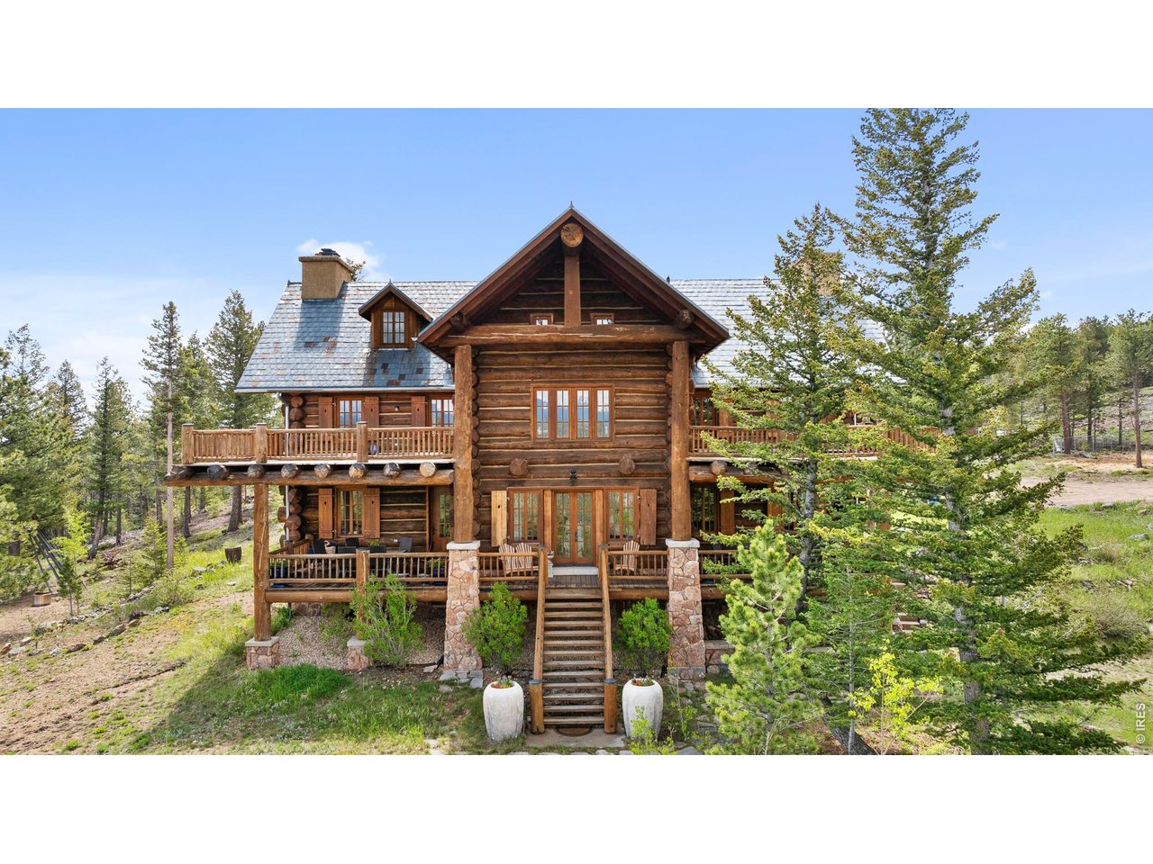 1050 Pine Gold Hill St