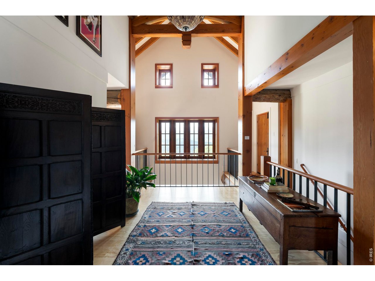 1050 Pine Gold Hill St