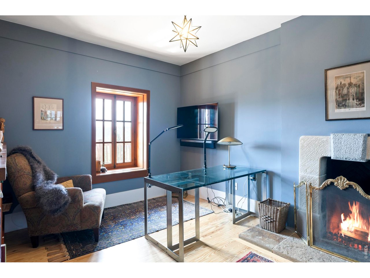 1050 Pine Gold Hill St