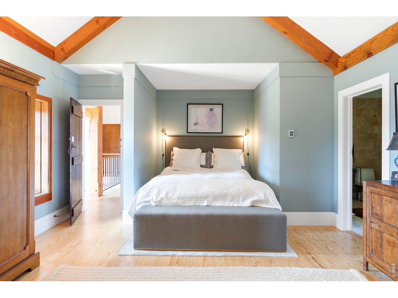 1050 Pine Gold Hill St