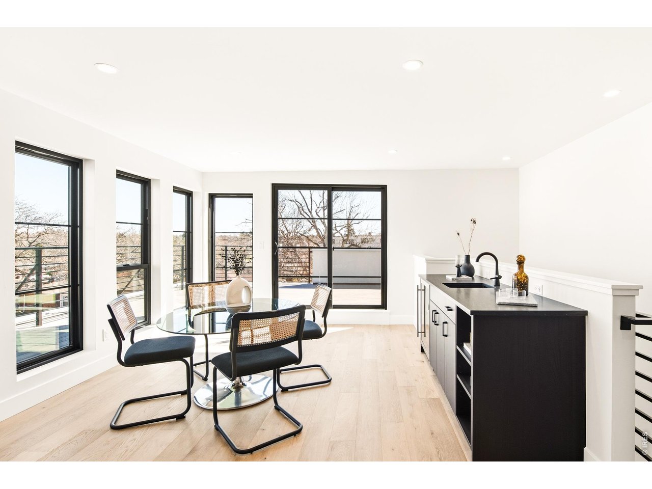 857 Eudora St