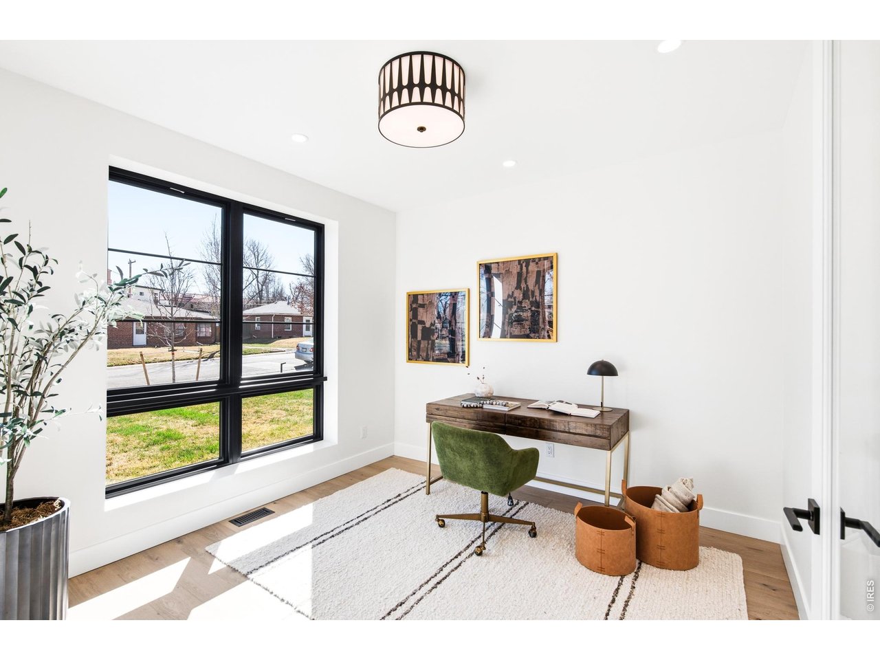857 Eudora St