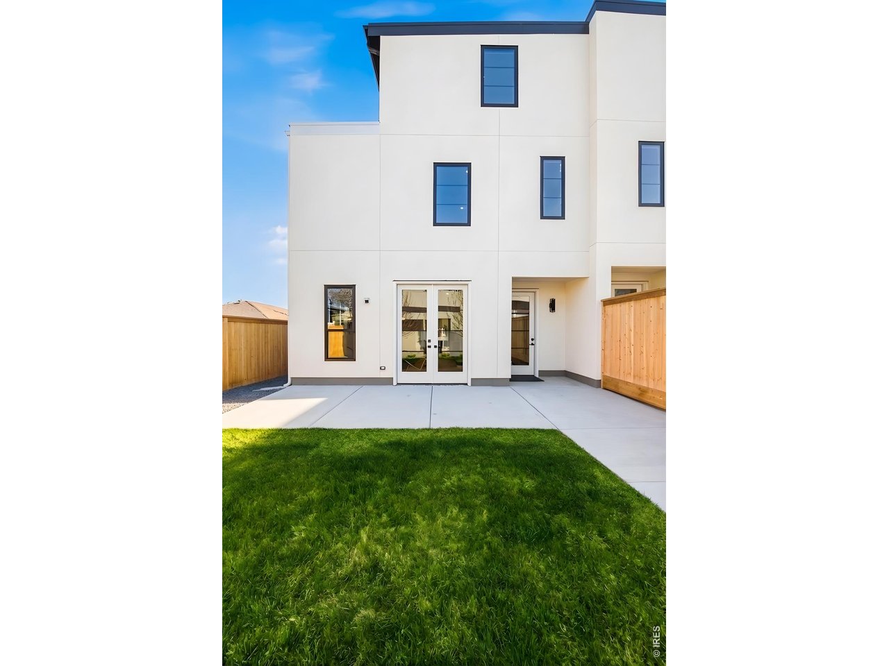 857 Eudora St