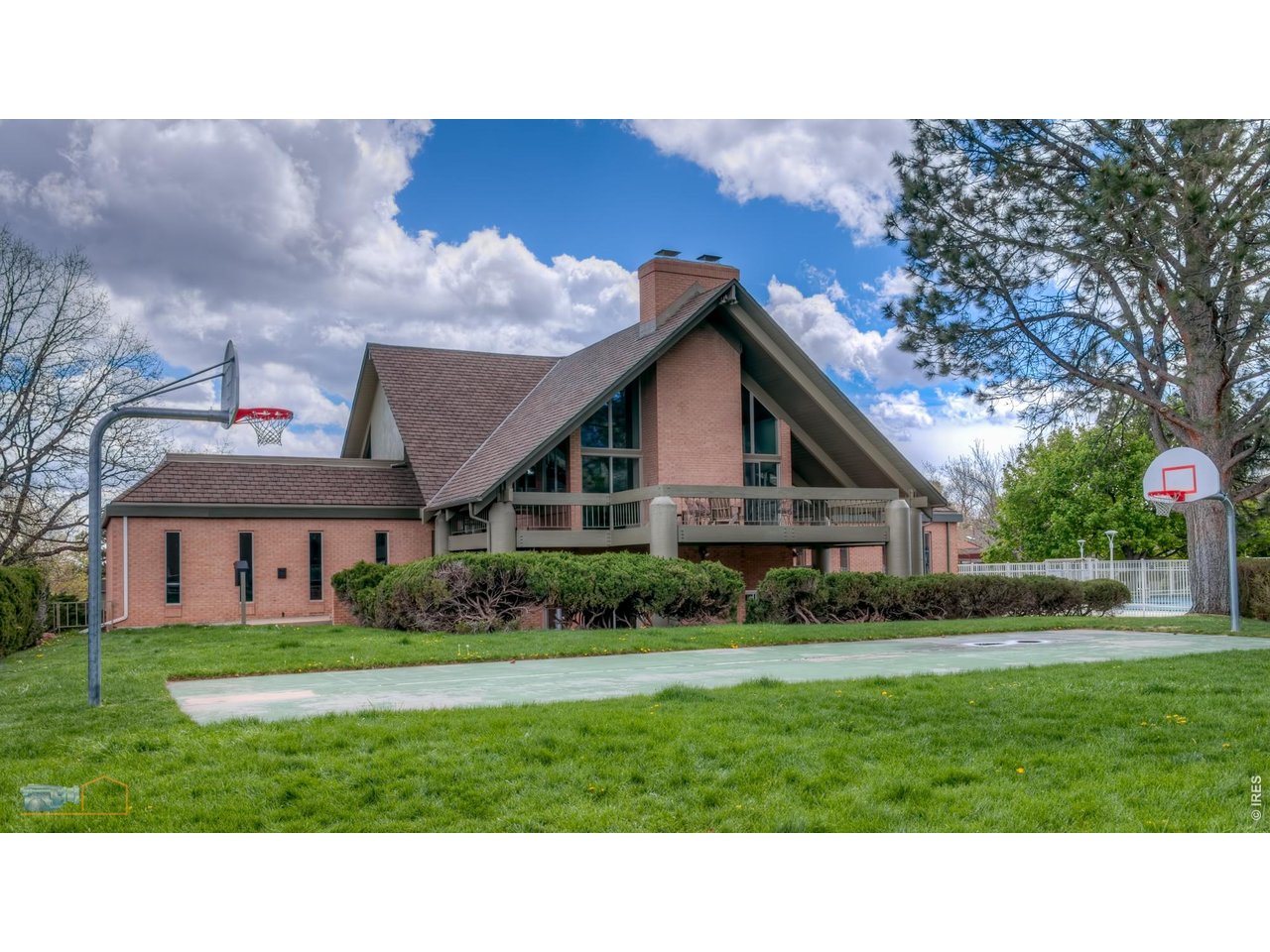 1462 Greenbriar Blvd