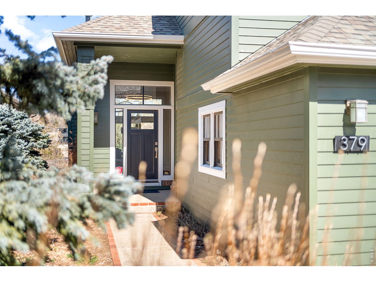 379 W Arapahoe Ln