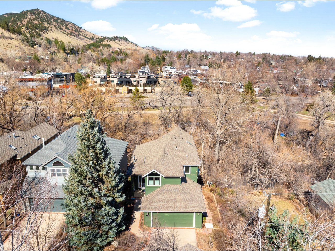 379 W Arapahoe Ln