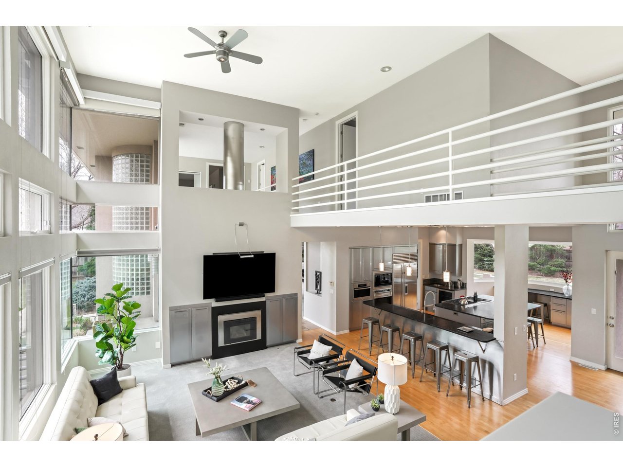 2541 Tamarack Ave