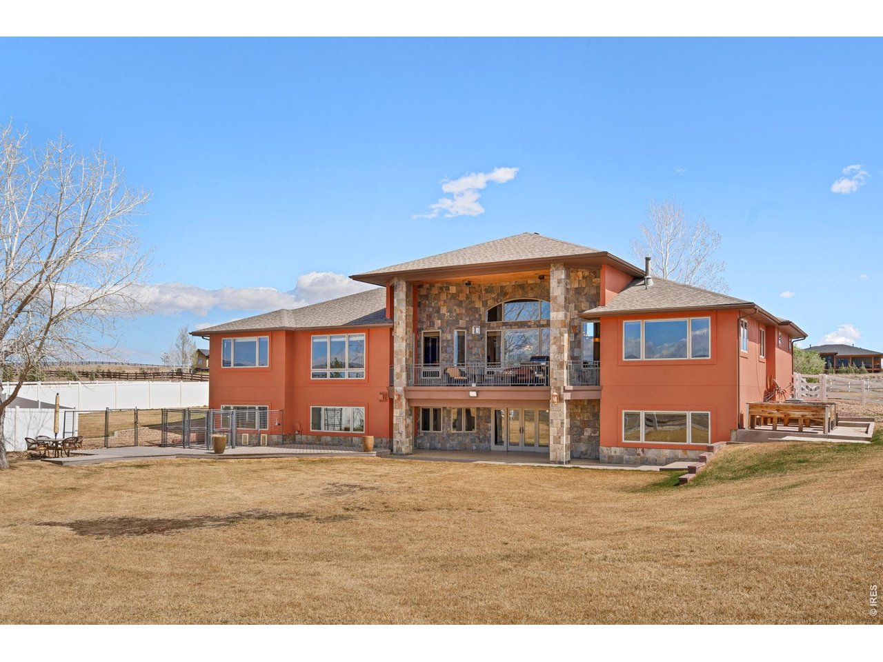 3032 Center Ridge Dr