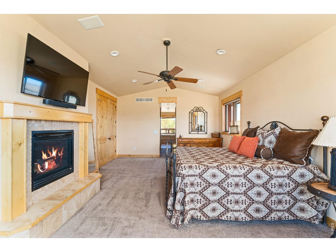 3032 Center Ridge Dr