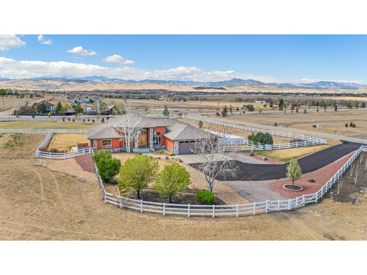 3032 Center Ridge Dr