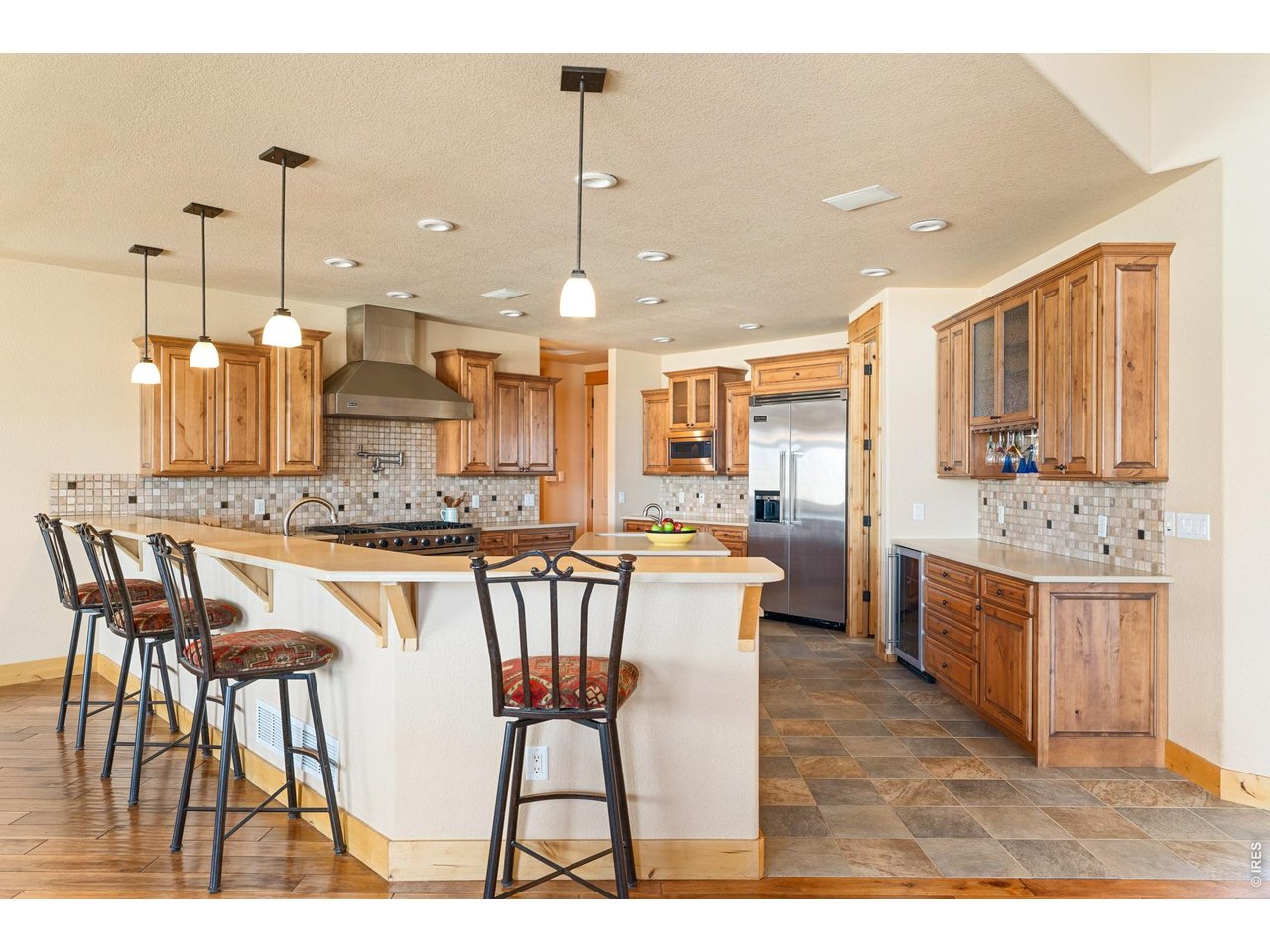 3032 Center Ridge Dr