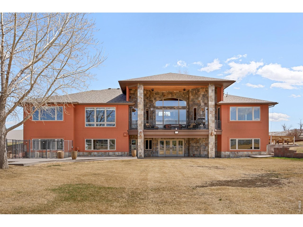 3032 Center Ridge Dr