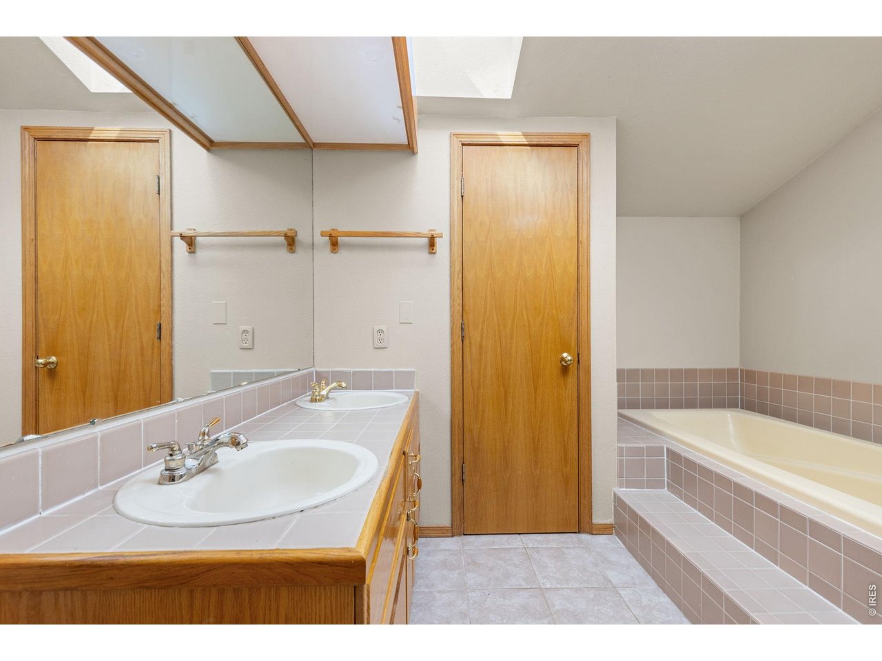 7598 Estate Cir