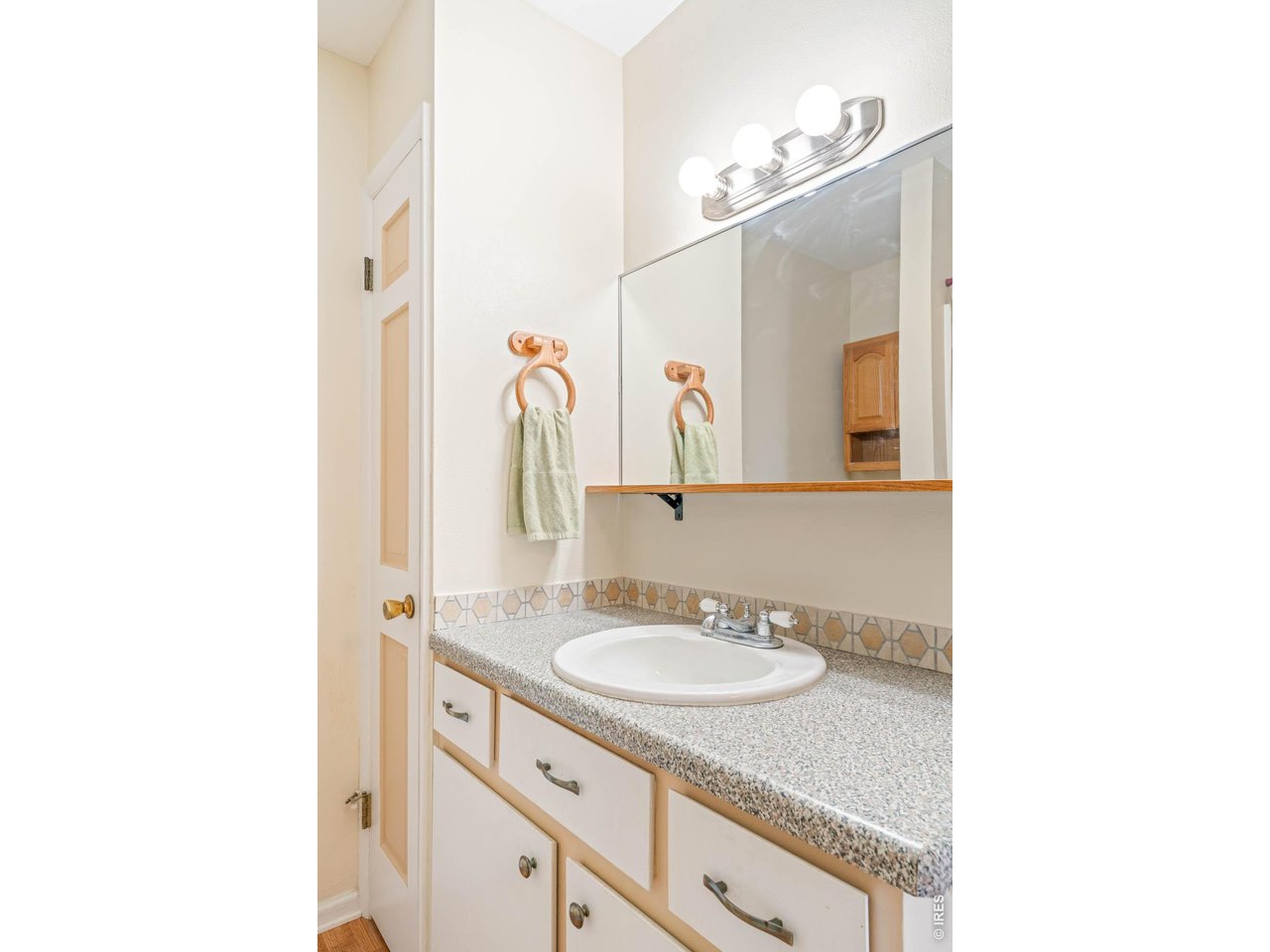 1700 Palm Dr 1