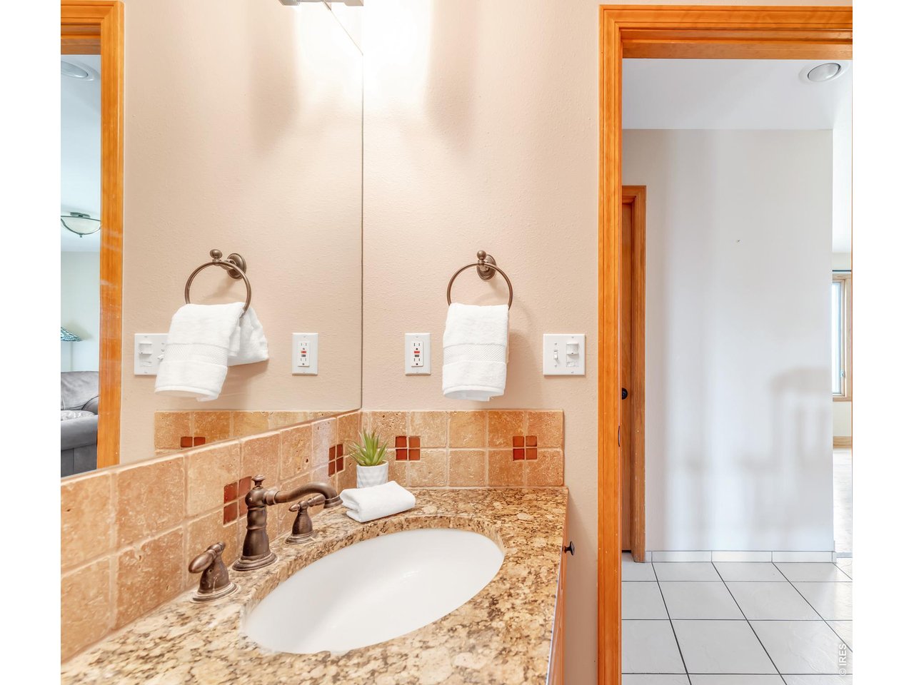 11730 Pointe View Dr