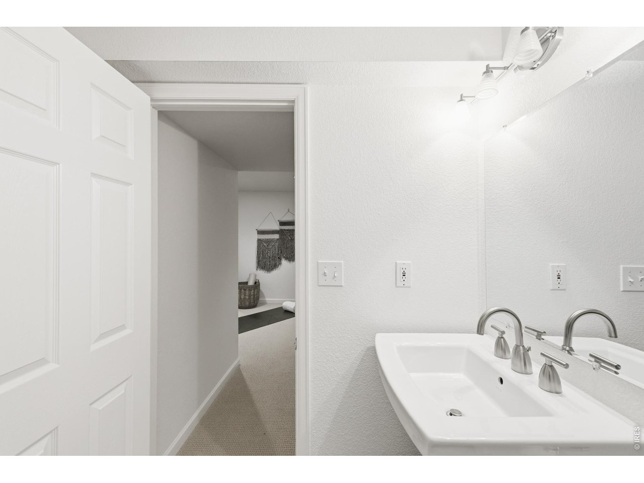 728 Orchard Dr